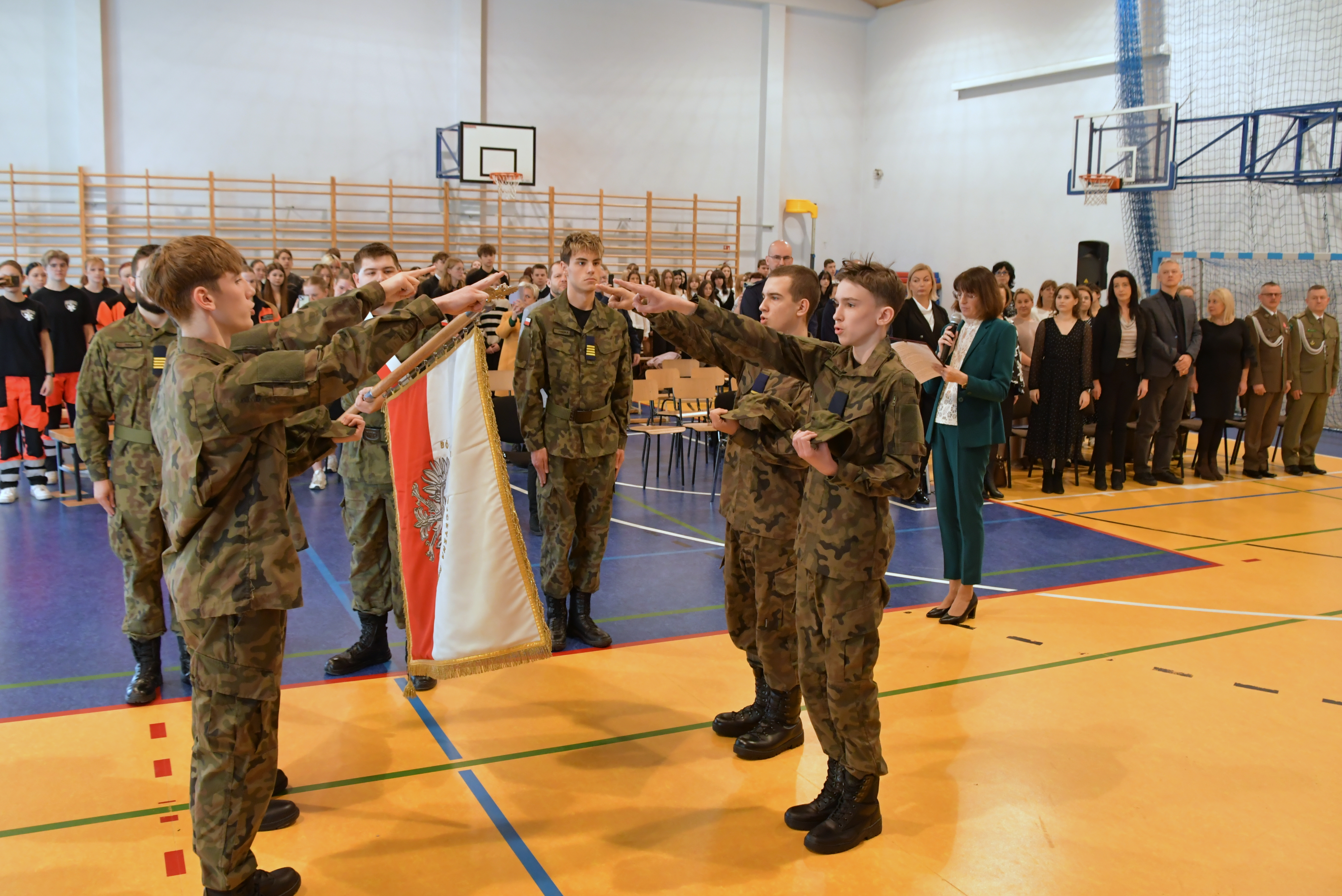Grupowe zdjęcie laureatów i gości Gali Wolontariusza w MDSM