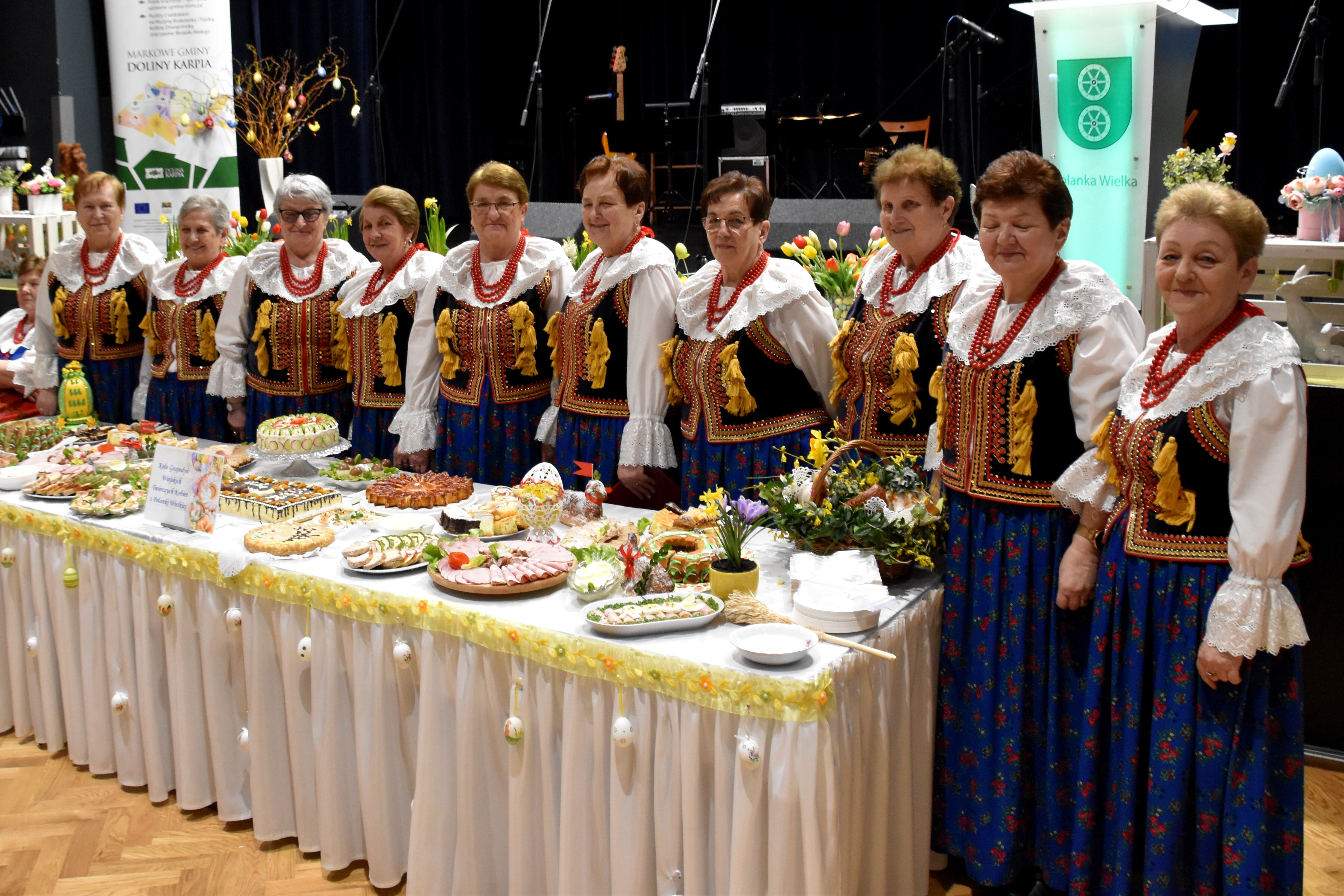 Stoły uginały się od wielkanocnych przysmaków
