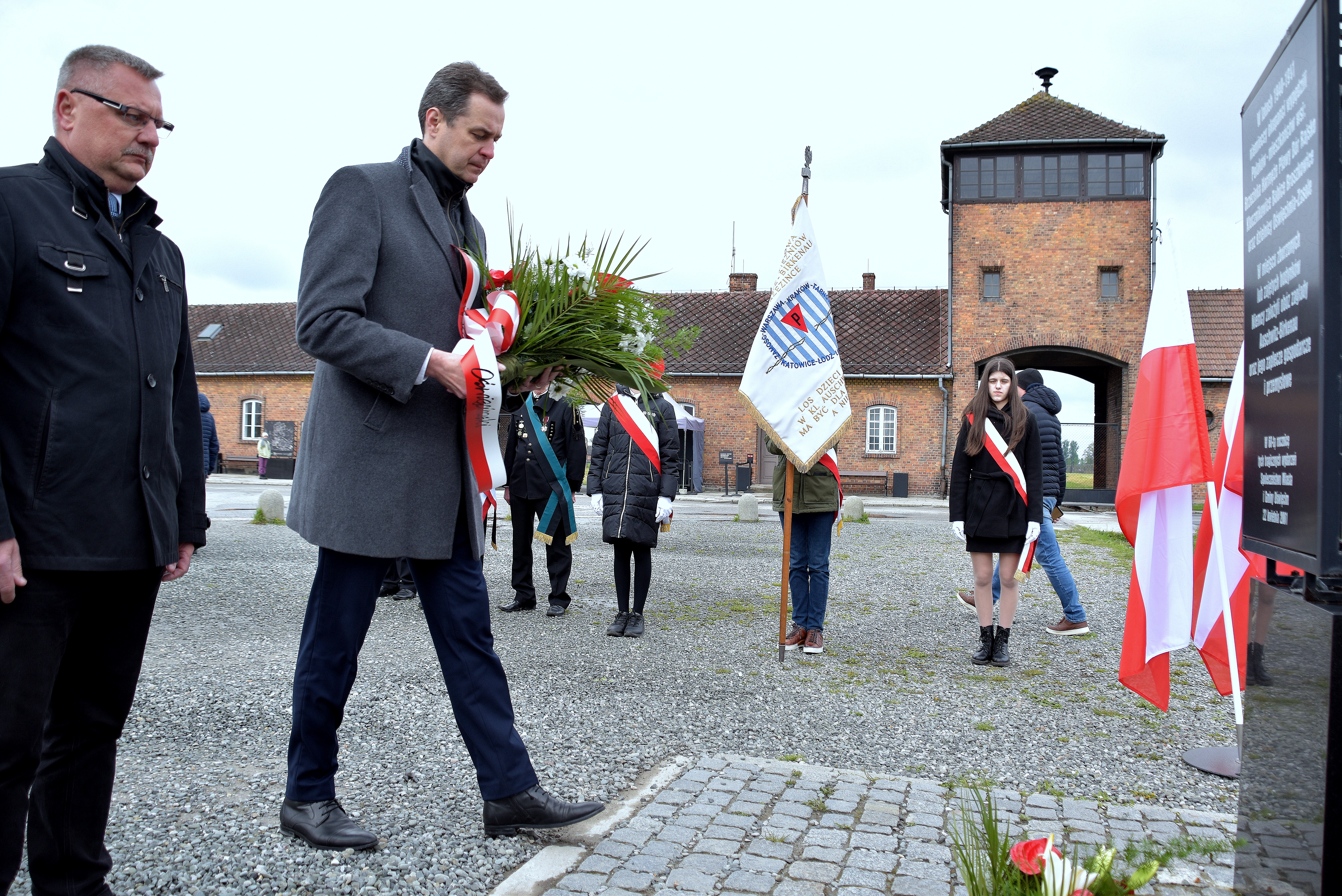 Hołd deportowanym i kwiaty przy Tablicach Pamięci