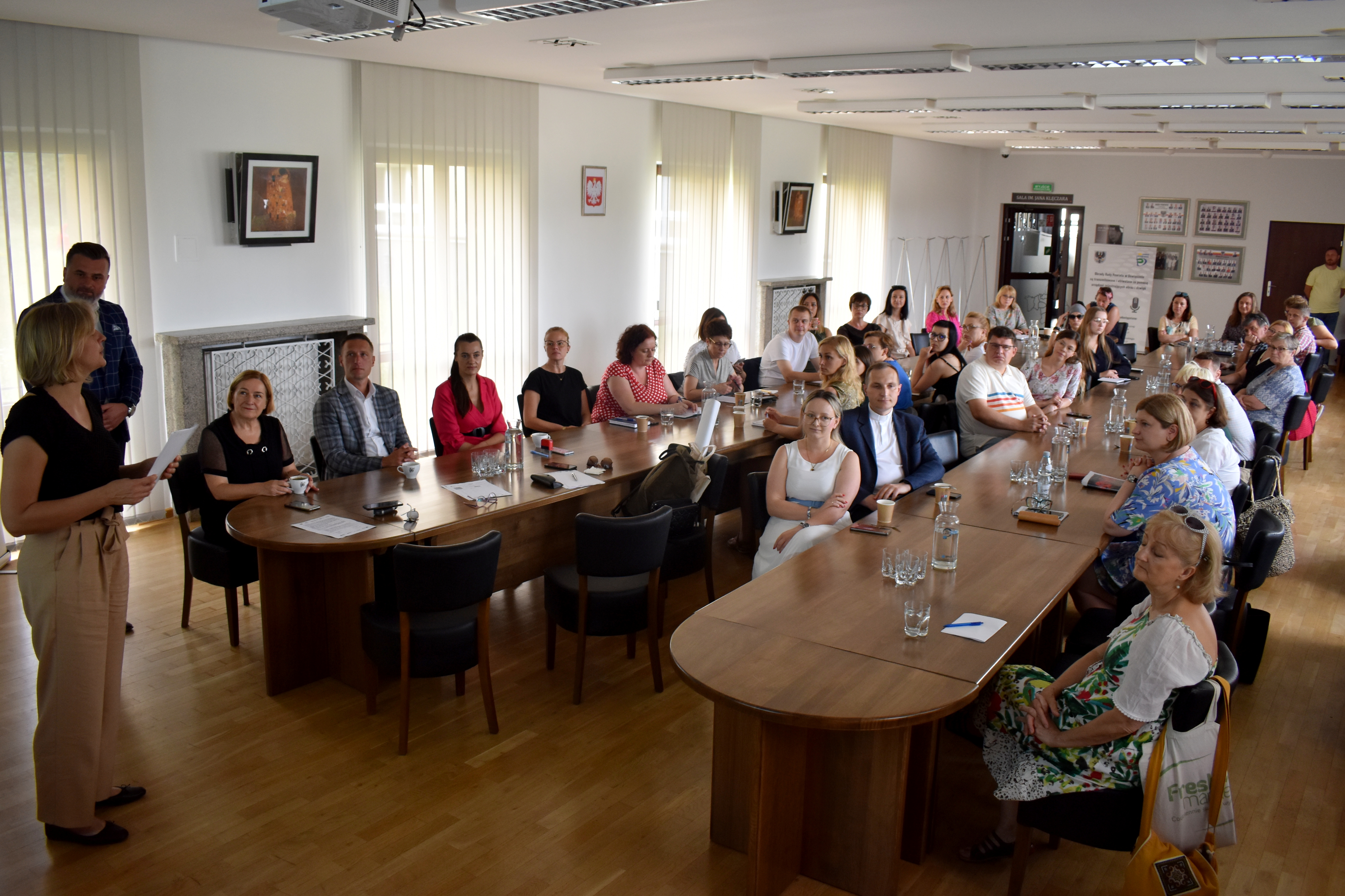 na zdjęciu uczestnicy konferencji w internacie w powiatowym Chemiku