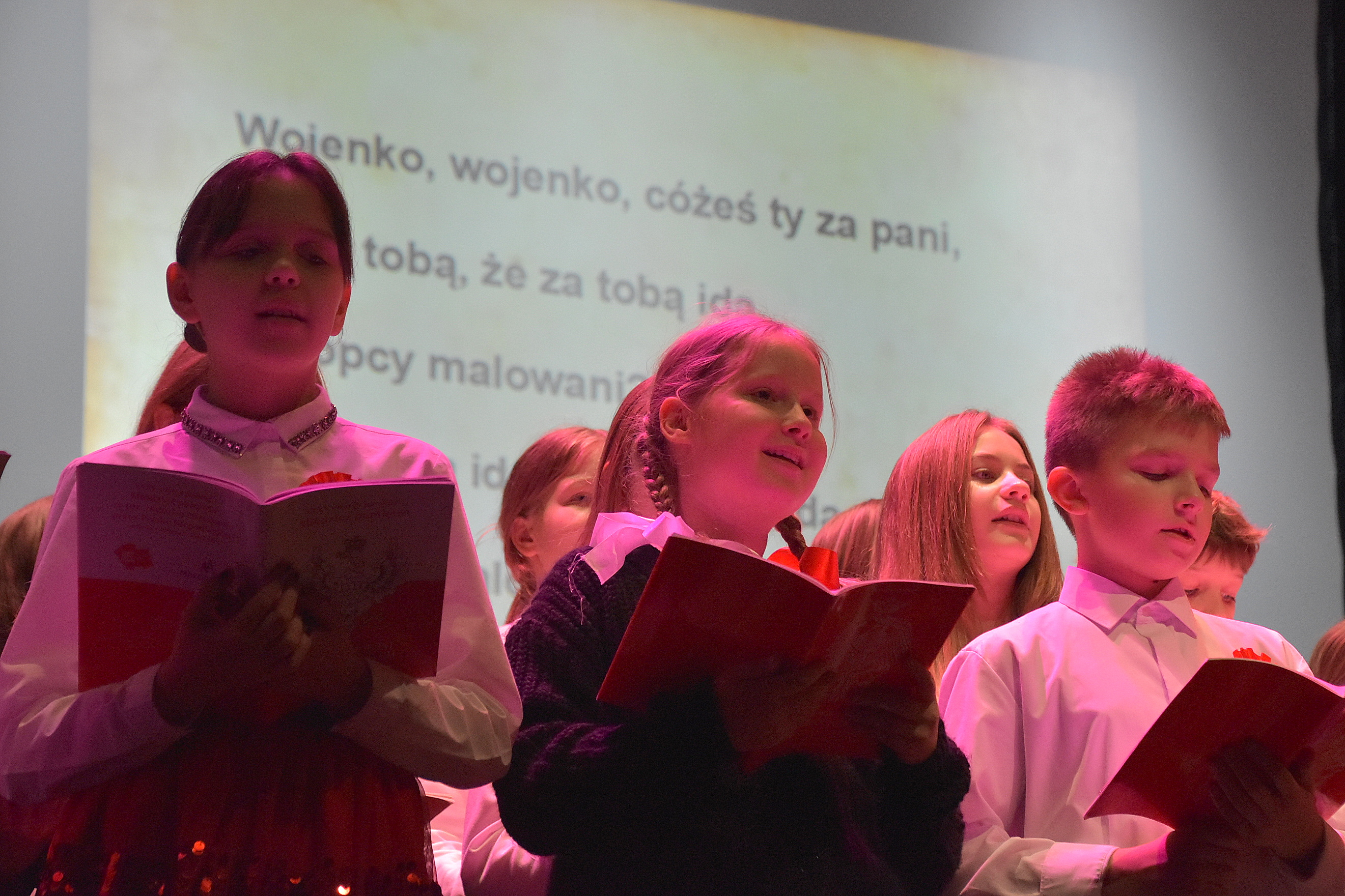 Uczniowie oświęcimskich szkół na scenie OCK