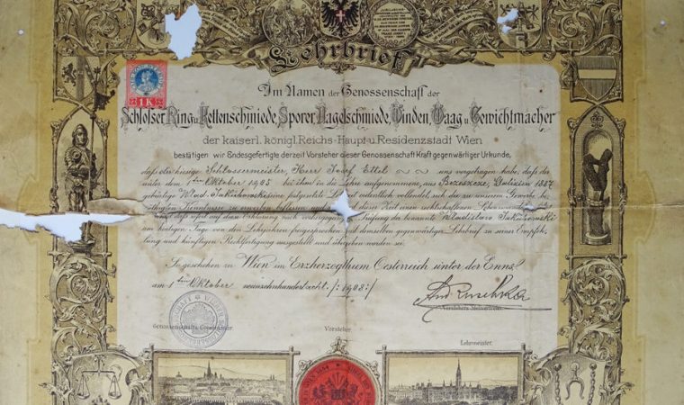 Stary dokument ładnie ozdobiony