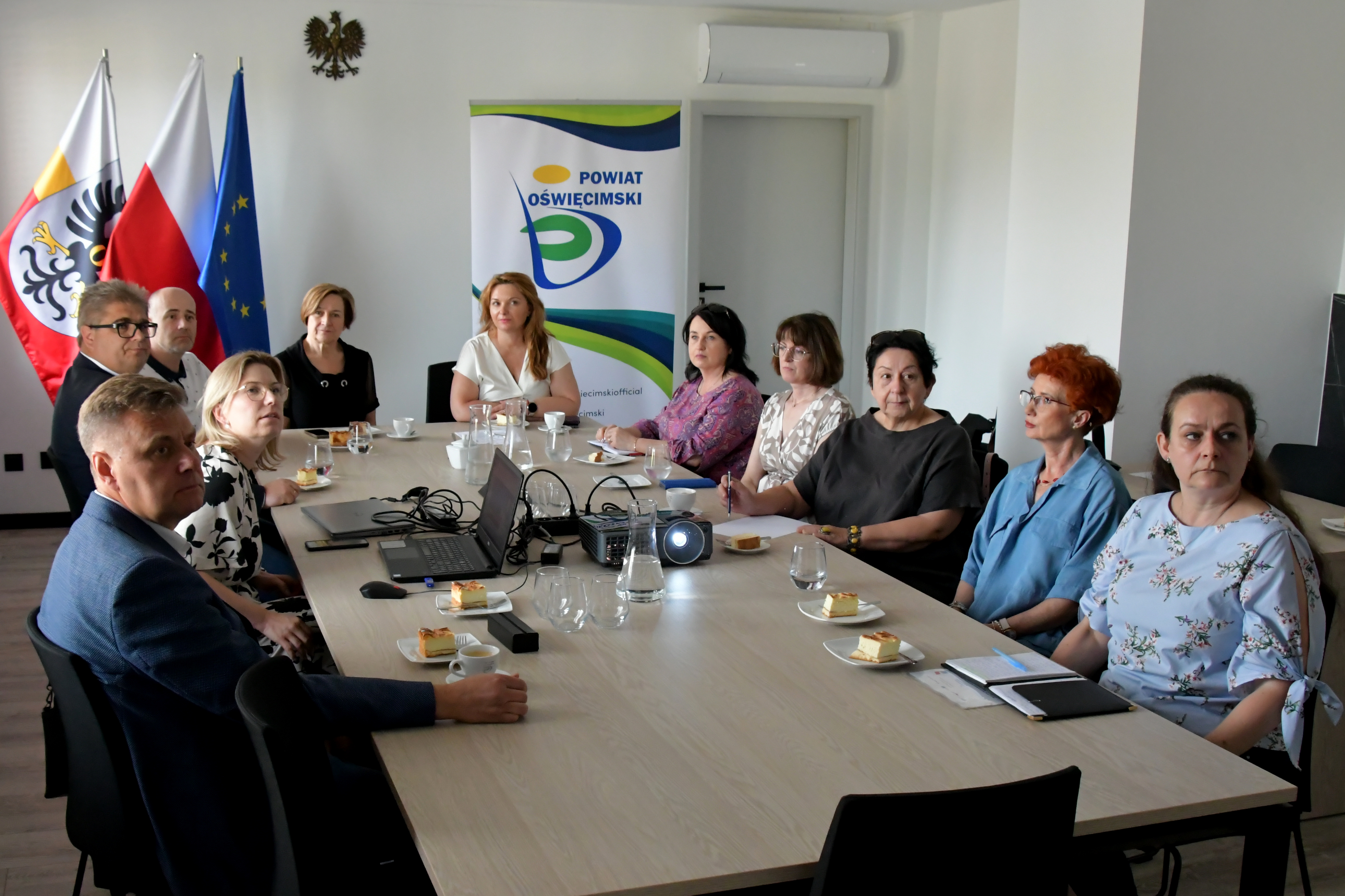 Uczestnicy spotkania w starostwie
