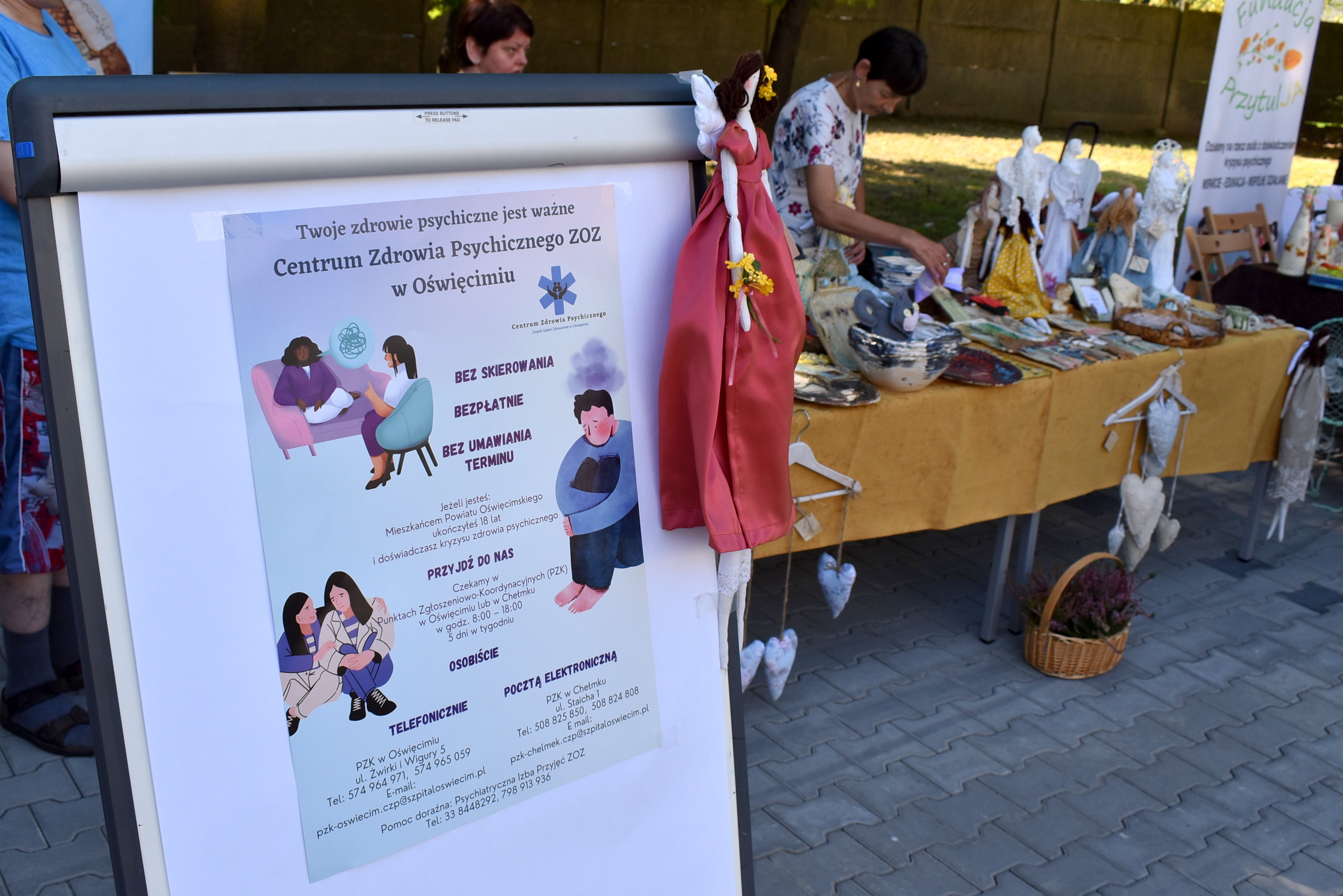 Plakat z informacją na temat działalności Centrum Zdrowia Psychicznego ZOZ w Oświęcimiu