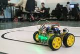 Jeden z uczniów zaprezentował robota, z którym próbował sił w Międzynarodowym Turnieju Robotów „Robotic Tournament” w konkurencji LineFollower. 
