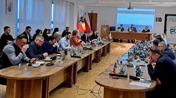 Obraz główny aktualności o tytule Zapowiedź XI sesji Rady Powiatu w Oświęcimiu 