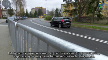 Obraz główny aktualności o tytule Kolejna droga powiatowa w Oświęcimiu po przebudowie (film) 
