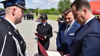 Obraz główny aktualności o tytule Powiatowe uroczystości z okazji strażackiego święta (film) 